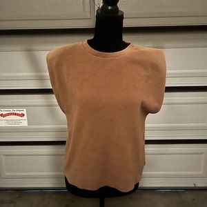 High shoulder top